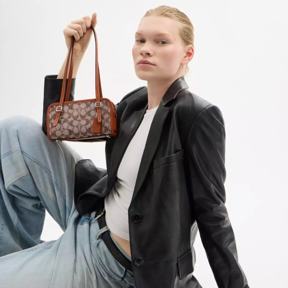 Coach Swing Zip Bag 20 In Crystal Signature Jacquard - Picture 7 of 11